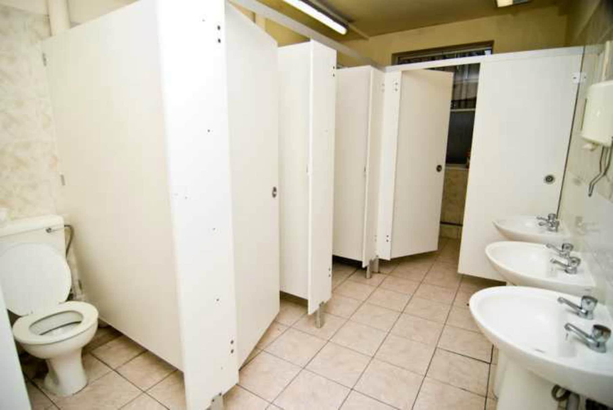 Kensal Green Backpackers London Bagian luar foto
