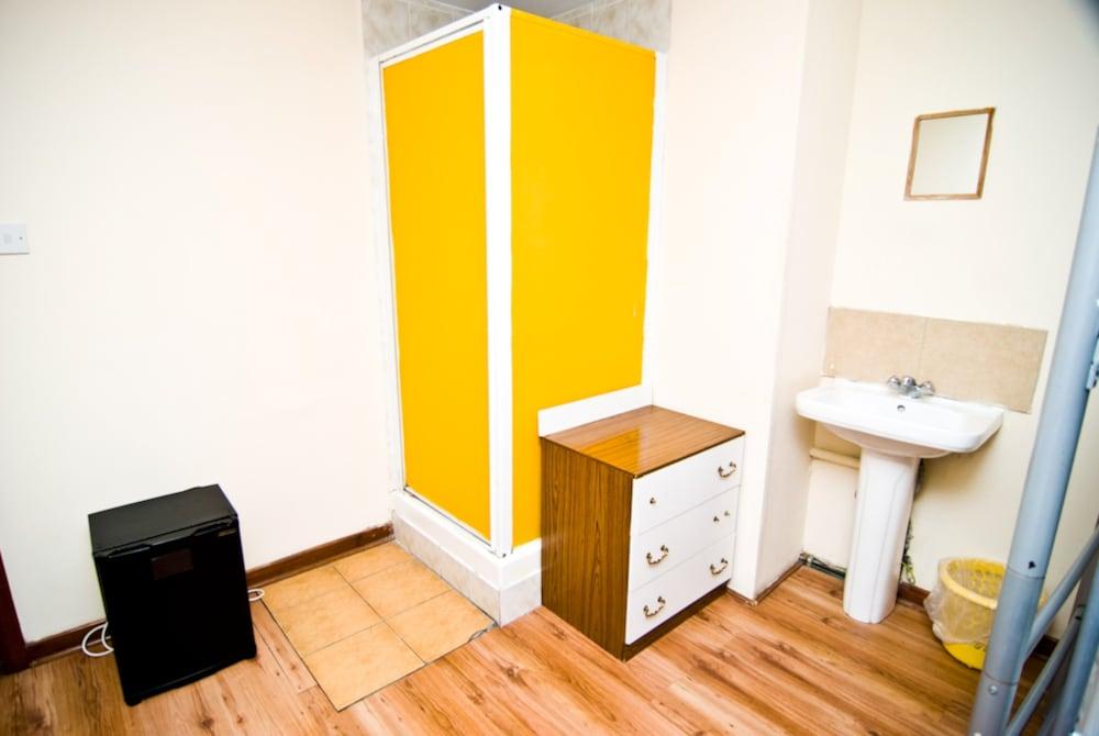 Kensal Green Backpackers London Bagian luar foto