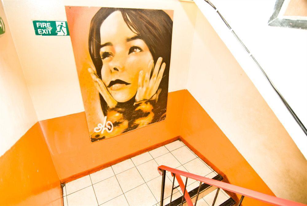 Kensal Green Backpackers London Bagian luar foto